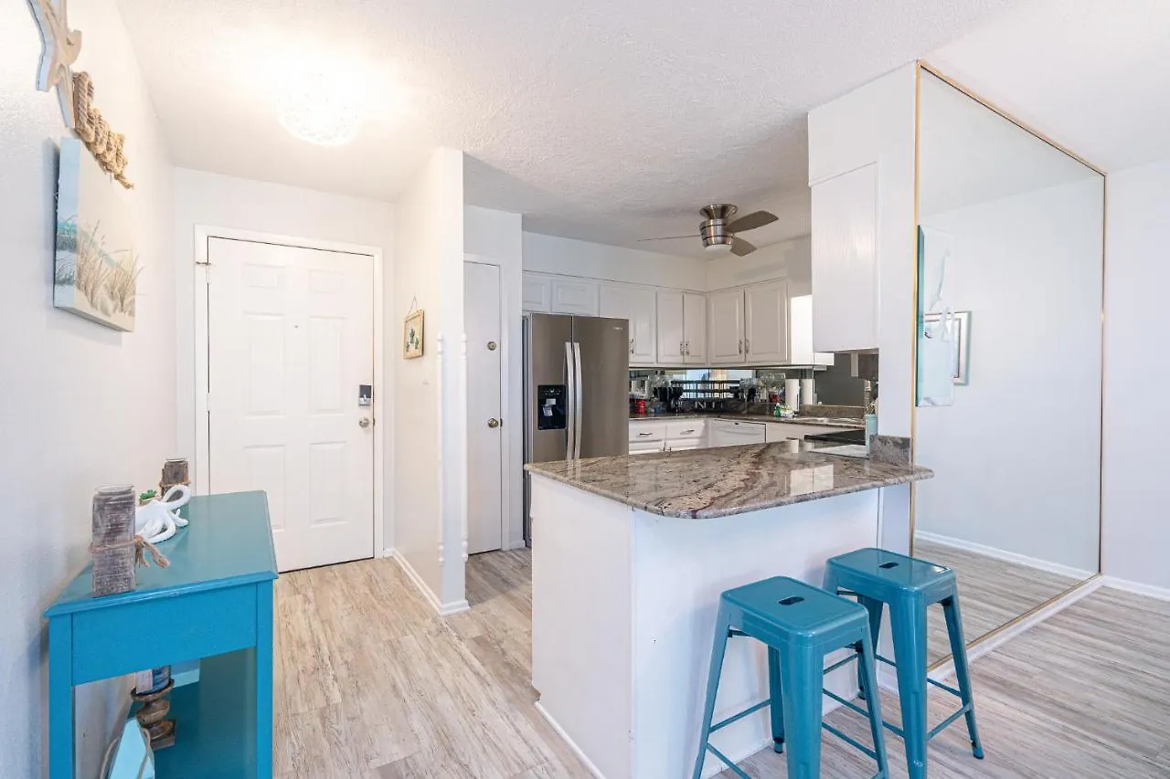 Cozy Beach Oasis 2 Bdrm Condo In 德斯廷 0*,  美国