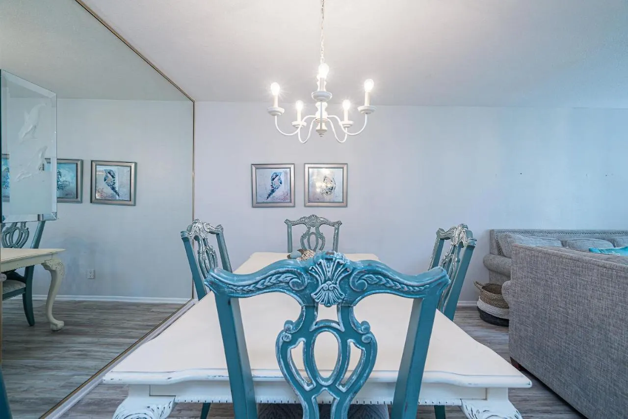 Cozy Beach Oasis 2 Bdrm Condo In 德斯廷 0*,  美国