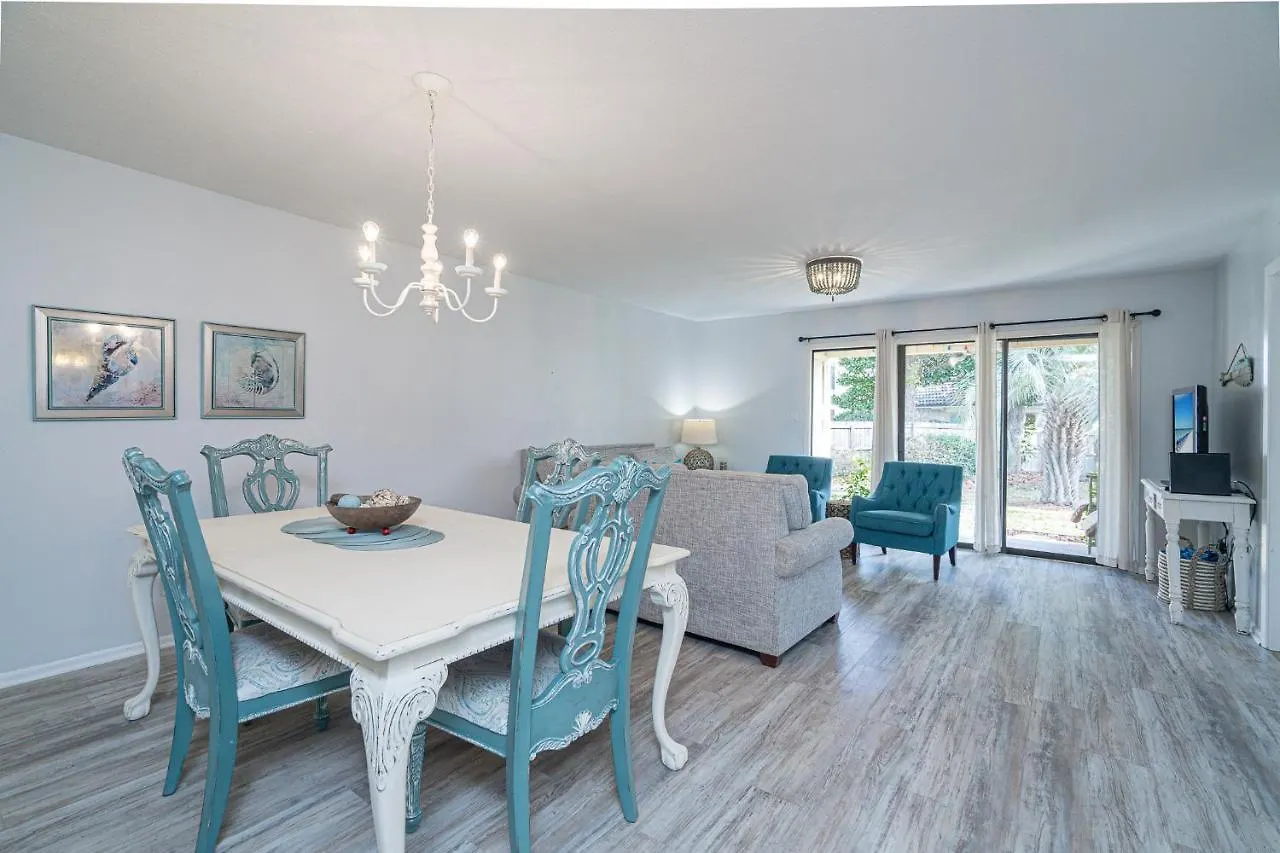 Cozy Beach Oasis 2 Bdrm Condo In 德斯廷 公寓